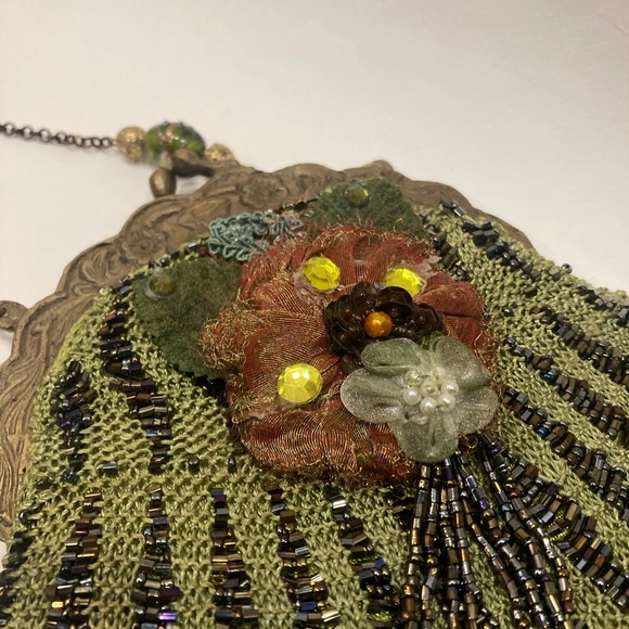 WAYNE KLESKI GREEN BEADED PURSE - Picture 13 of 13